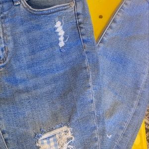 NWOT SIZE 5 Judy Blue, Blue and white checked PATCHES. 🙏